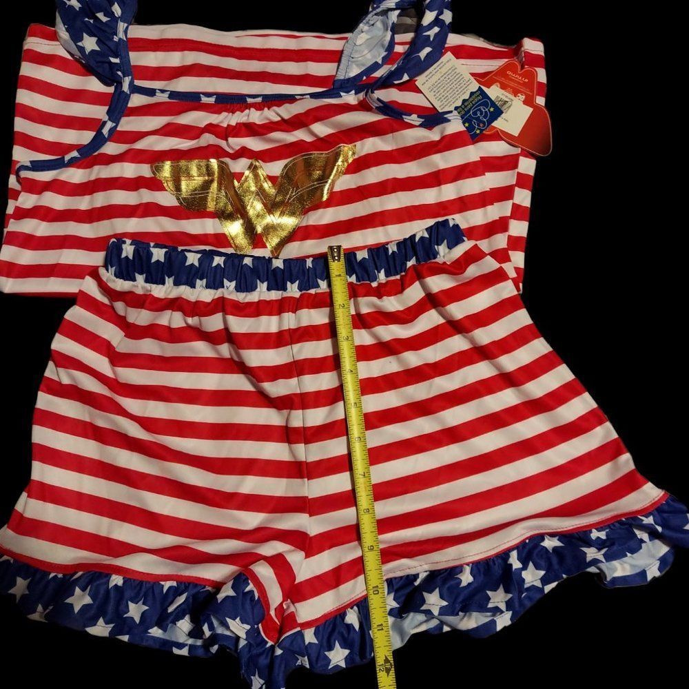 Wonder Woman Girl's Two-Piece PJ's Size L (10/12) - Picture 5 of 5